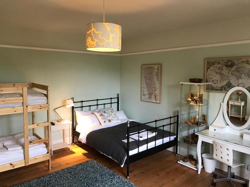 The Hollies Bed & Breakfast South Kilworth ภายนอก รูปภาพ