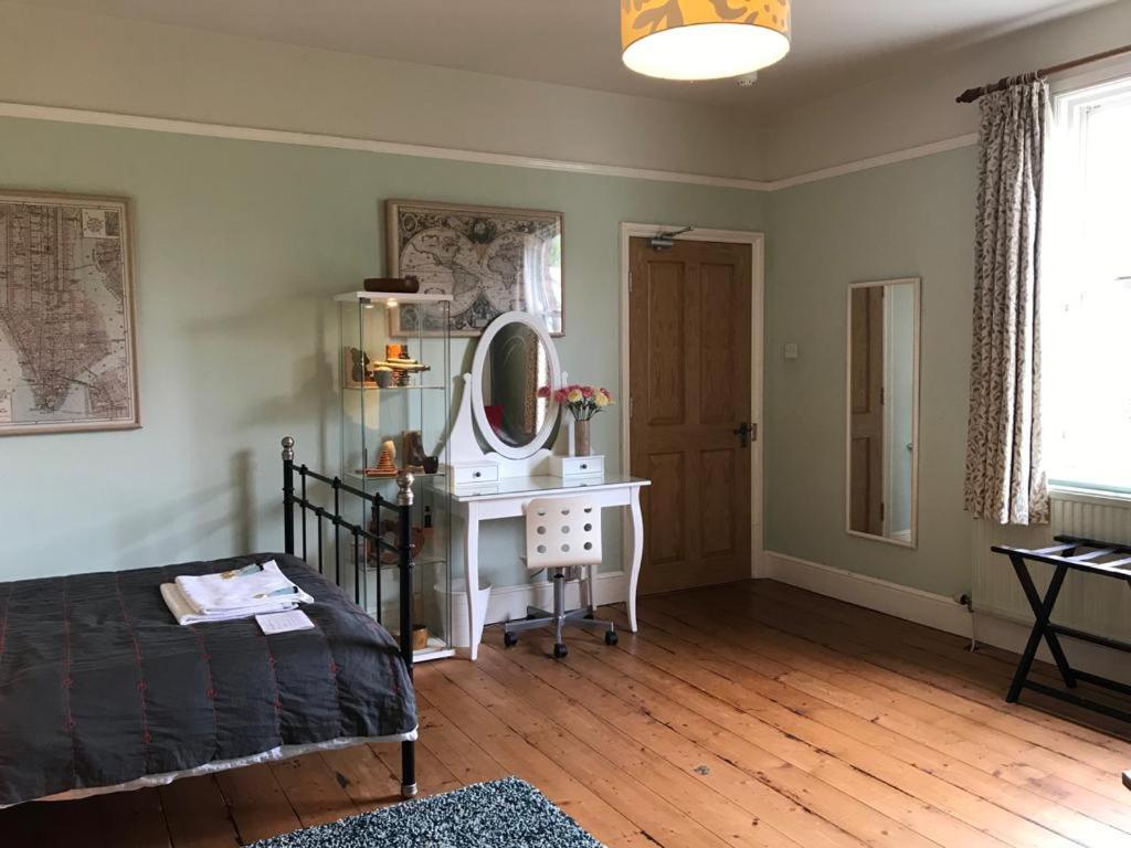 The Hollies Bed & Breakfast South Kilworth ภายนอก รูปภาพ