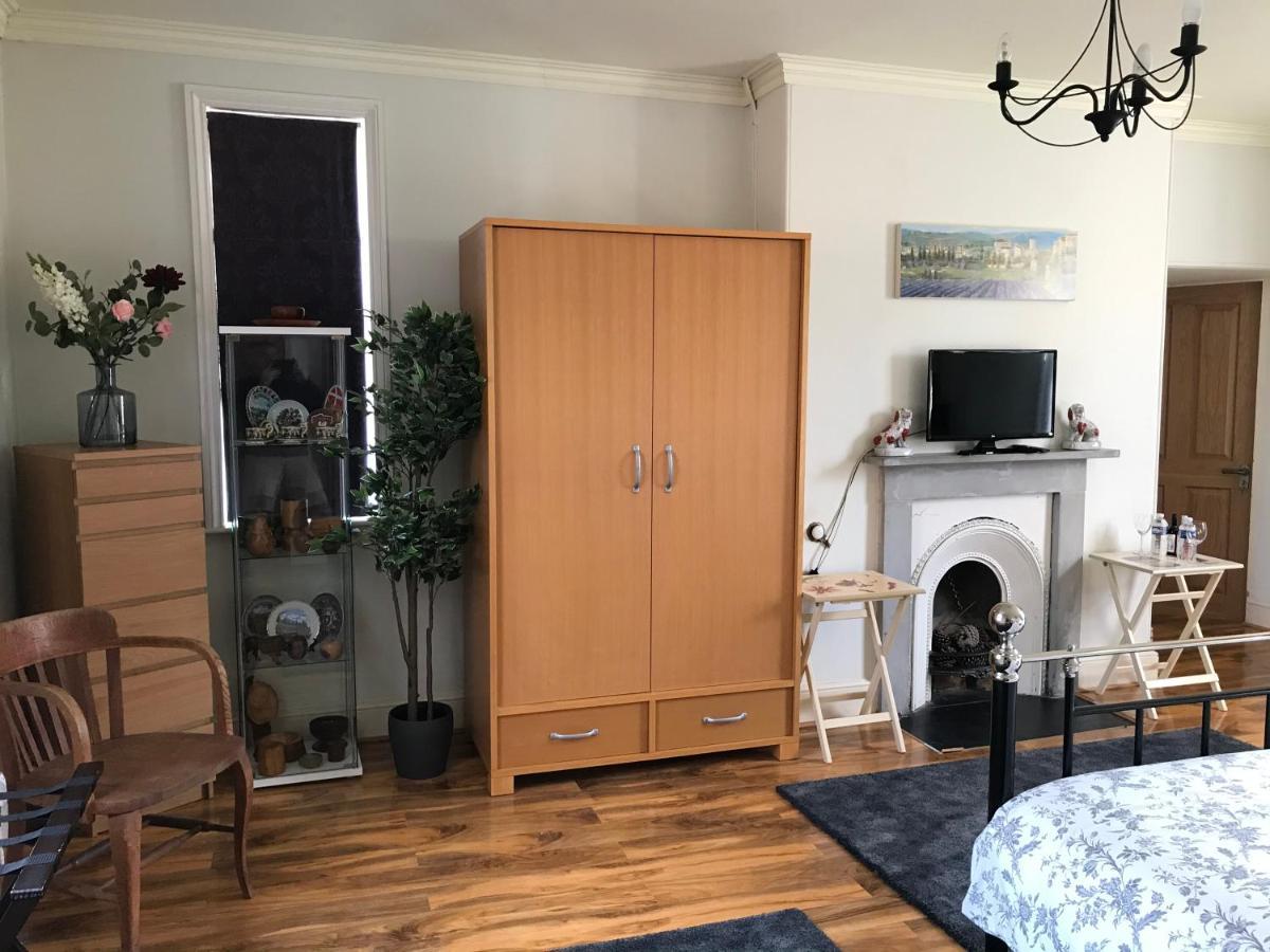 The Hollies Bed & Breakfast South Kilworth ภายนอก รูปภาพ