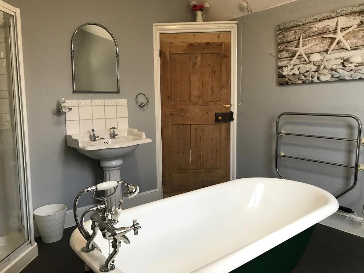 The Hollies Bed & Breakfast South Kilworth ภายนอก รูปภาพ