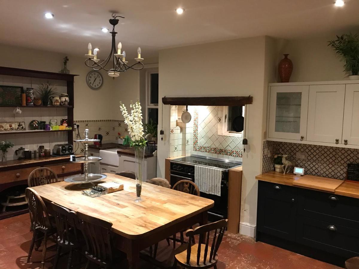 The Hollies Bed & Breakfast South Kilworth ภายนอก รูปภาพ