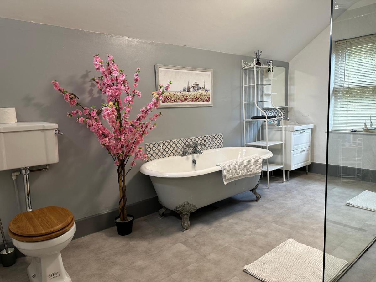 The Hollies Bed & Breakfast South Kilworth ภายนอก รูปภาพ